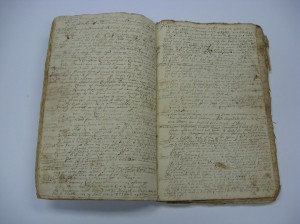 JoshuaHempsteadDiary Center section of Joshua Hempstead's original manuscript