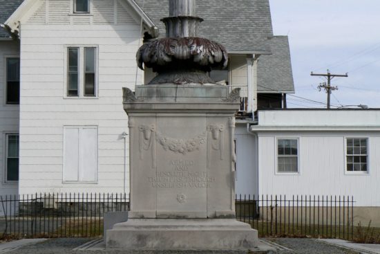 World War Monument, Naugatuck