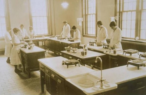 Nutrition class, Connecticut Agricultural College
