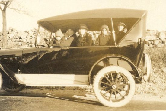 Family outing, ca. 1922. Personal collection.