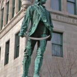Statue of Thomas Knowlton outside of the Connecticut State Capitol