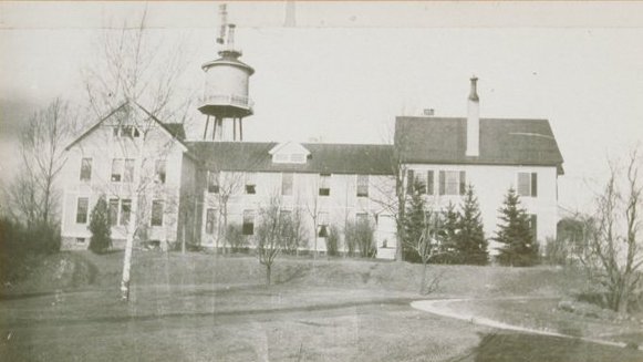 Gold Hall circa 1900, a men's dormitory named in honor of UConn trustee T. S. Gold. The building burned down in 1914