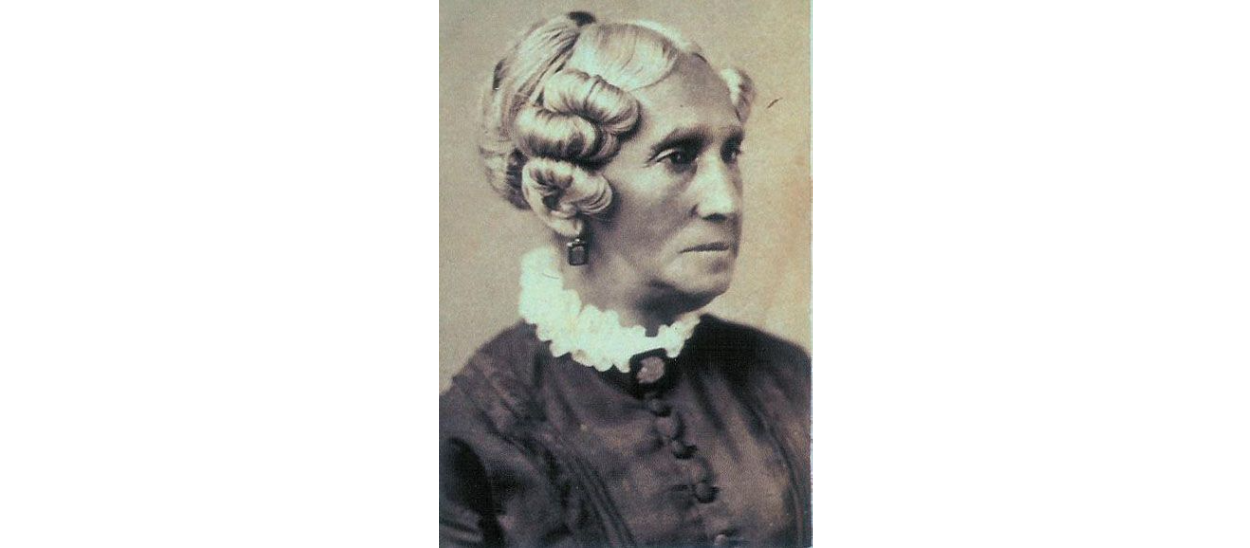 Cabinet card portrait of a woman looking to the side